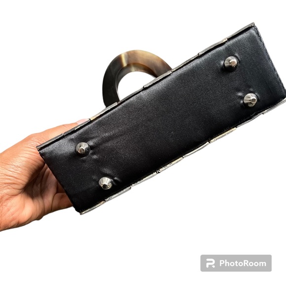 Shell and Horn Mad Handbag - Picture 3 of 4